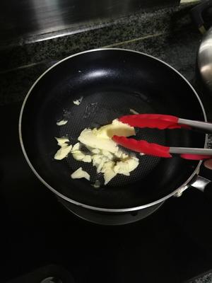 三汁焖锅（鸡翅锅+卡真粉版）的做法 步骤5