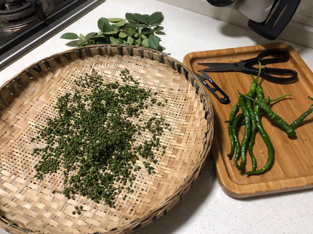 青山椒酱油（山椒果的处理方法）