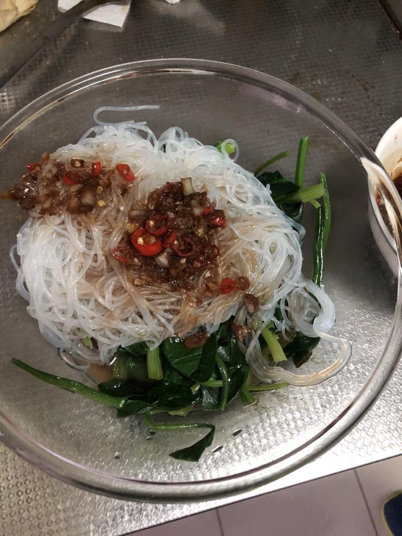 万能凉拌菜料汁（凉拌菠菜粉丝）