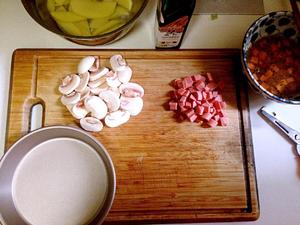 焗土豆蘑菇的做法 步骤1