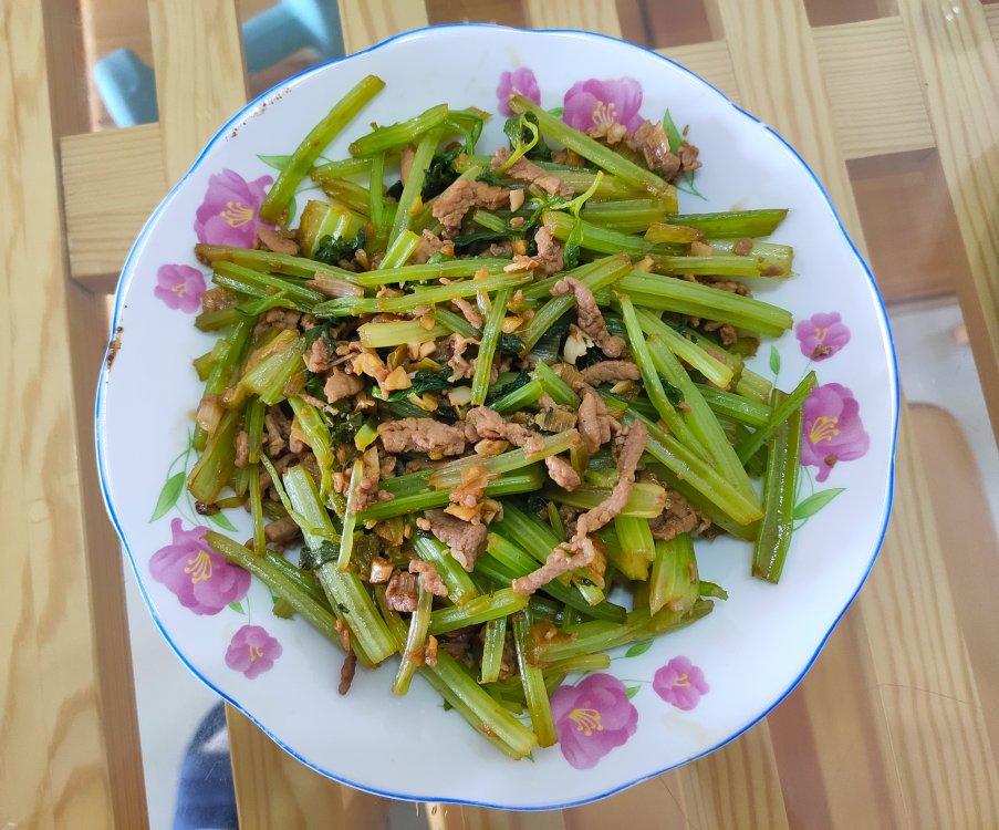 芹菜炒肉
