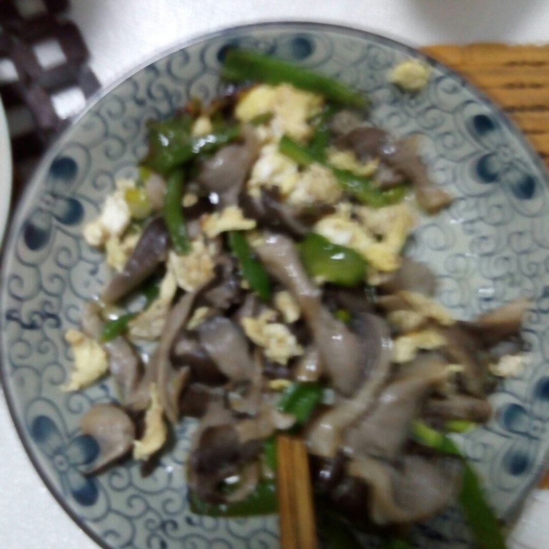 平菇青椒炒蛋