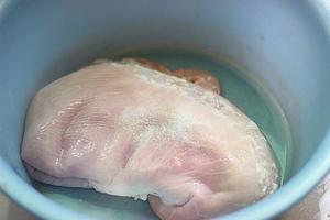 驱寒暖胃冬季进补的---『胡椒猪肚鸡』附清洗猪肚详解图的做法 步骤6