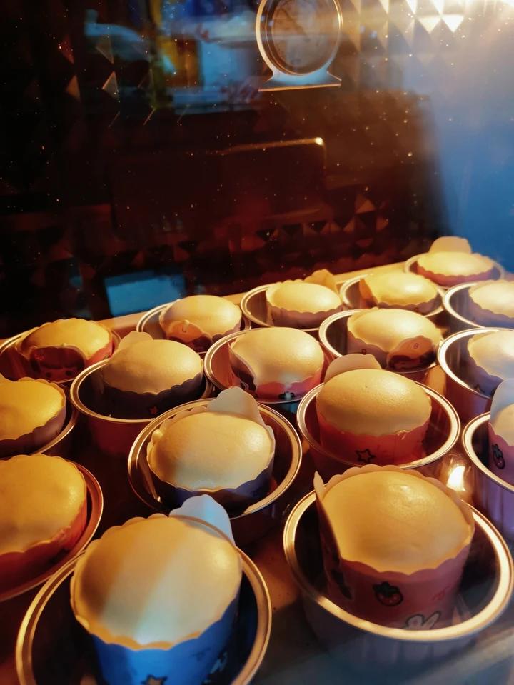 软萌软萌的古早味纸杯蛋糕