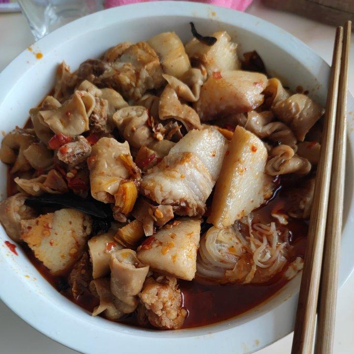 川味红烧肥肠面