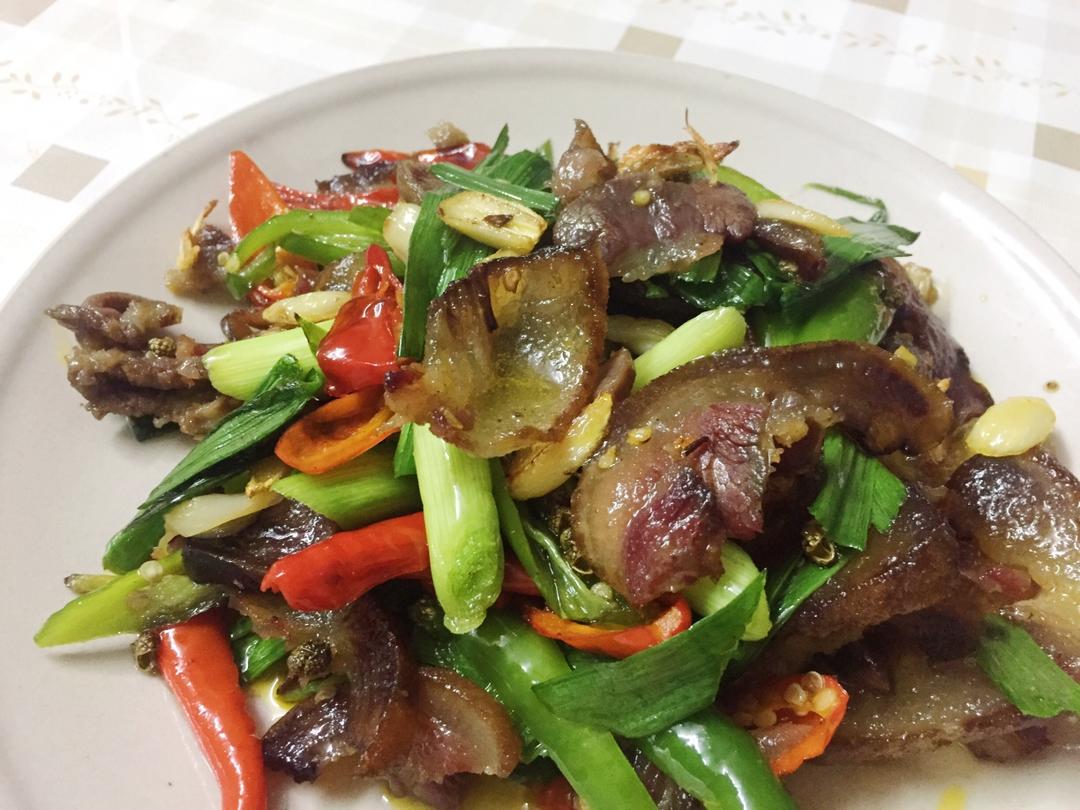 尖椒炒腊猪头肉的做法 步骤15