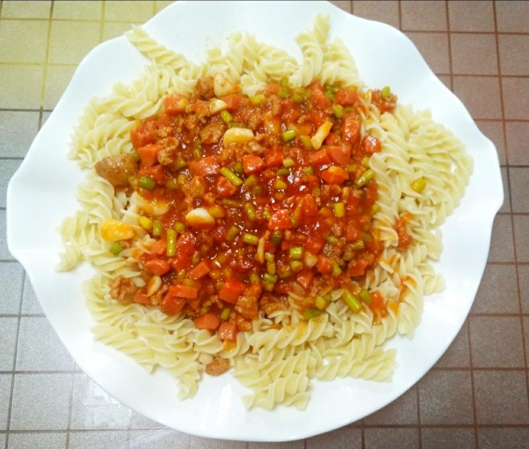 番茄肉酱意大利面