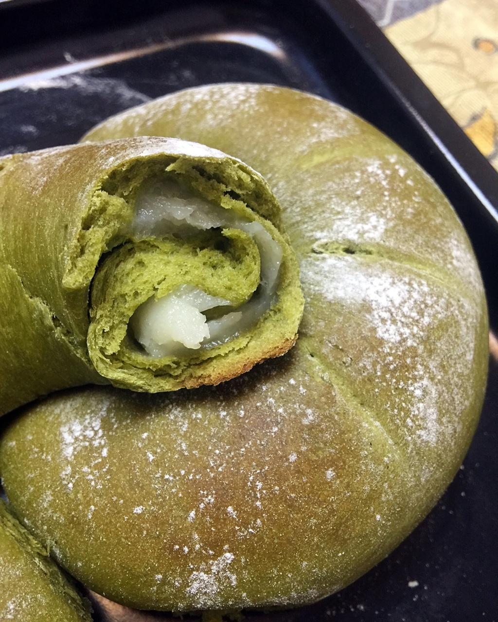 抹茶麻薯红豆软欧包