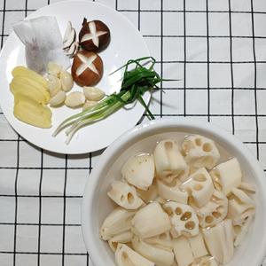 魔道祖师or陈情令师姐的莲藕排骨汤的做法 步骤2