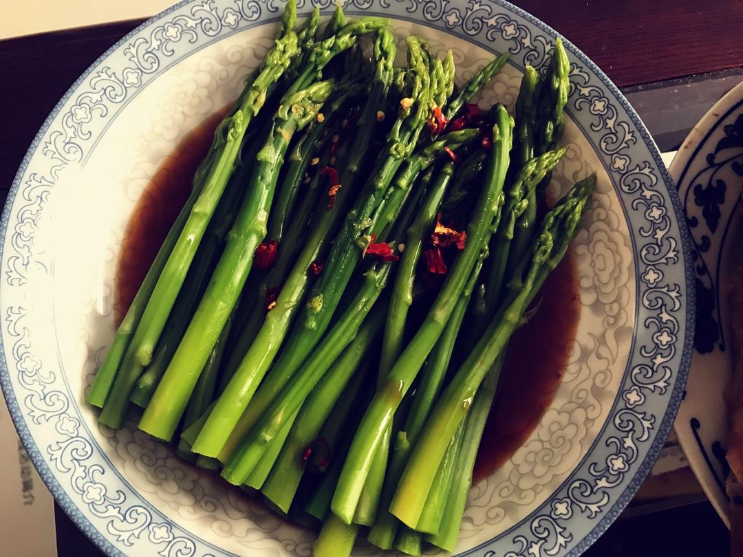 鲜味油淋芦笋