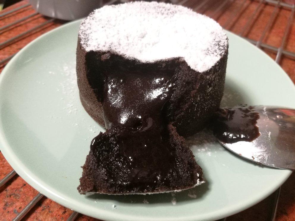 给妹子群的巧克力熔岩蛋糕
