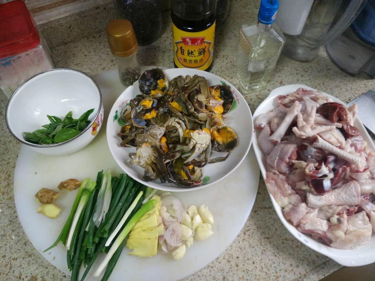 螃蟹焖鸡的做法 步骤1
