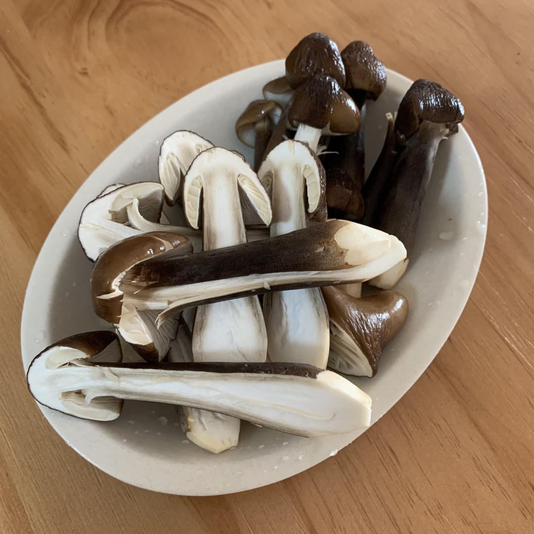 肉片炒鸡纵菌