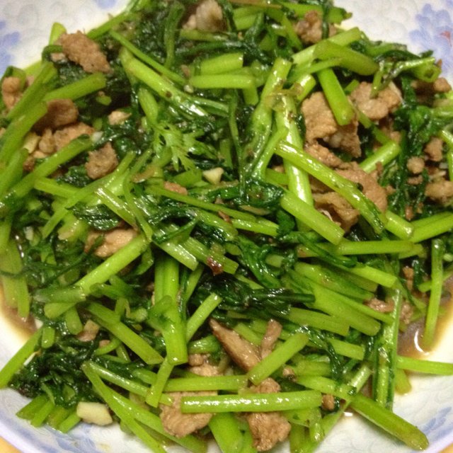 茼蒿炒腊肉