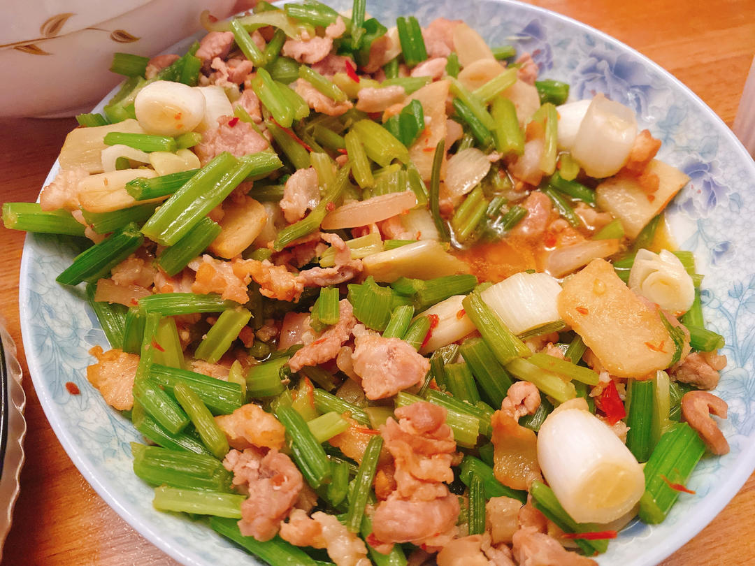 川人川菜——芹菜炒肉丝