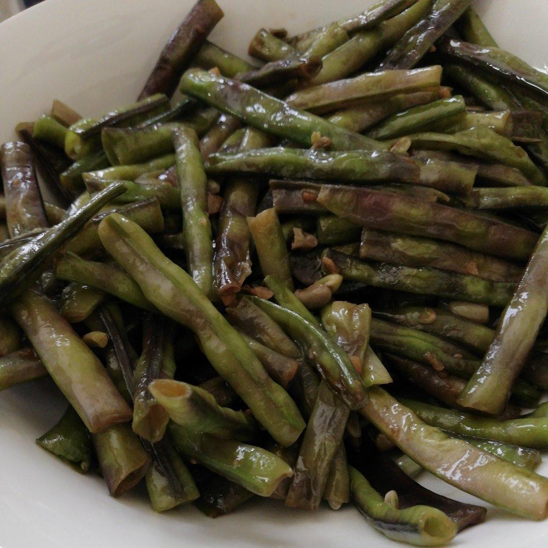 蒜炒豇豆（长豆角）