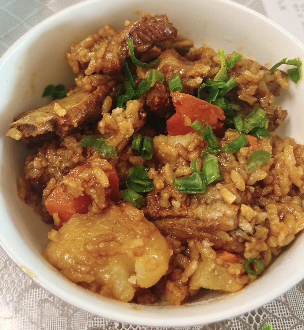 【排骨焖饭】