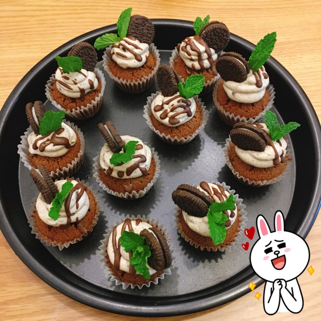 奥利奥杯子蛋糕 Oreo Cream Cupcakes