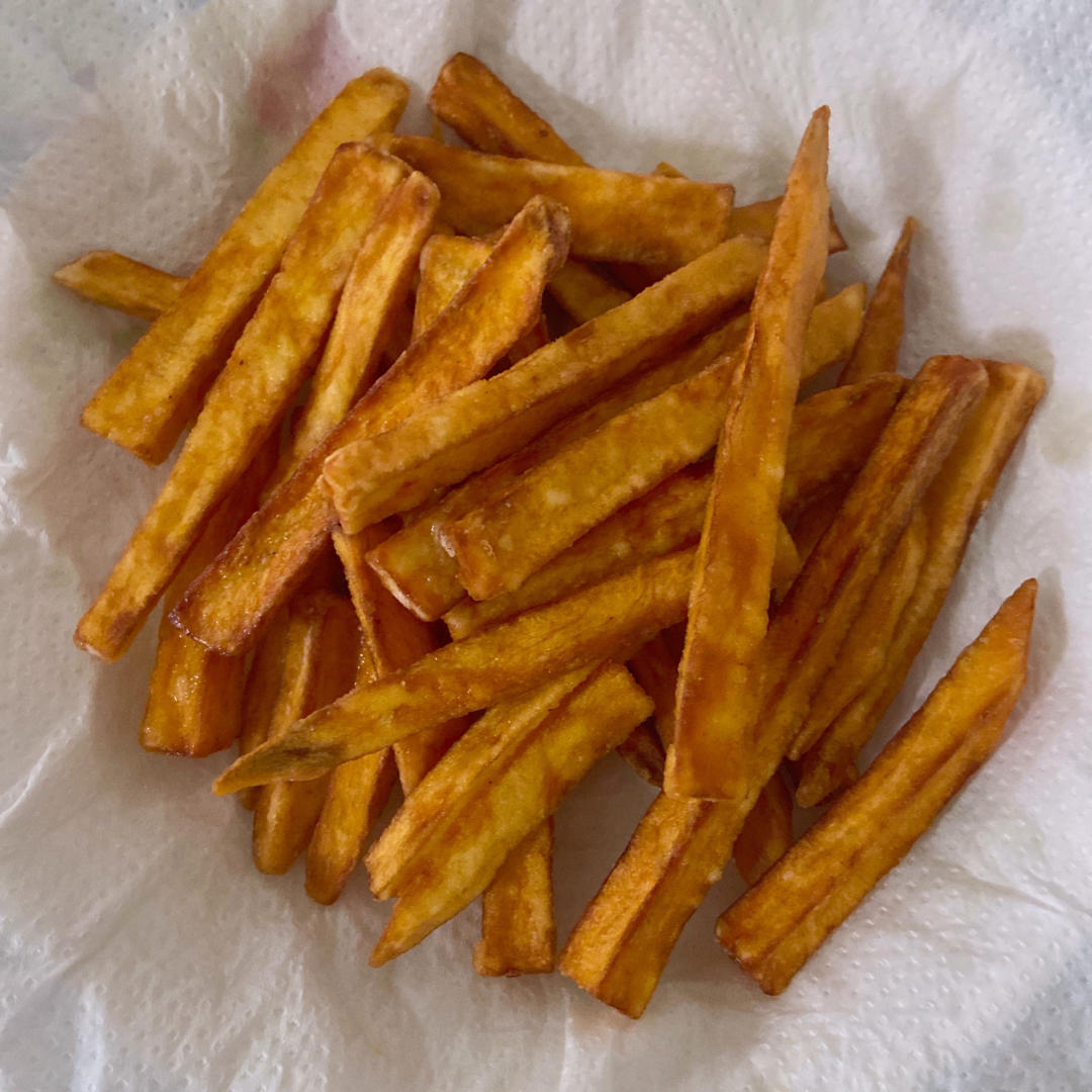 yei8da做的自制炸红薯条比外边卖的更好吃