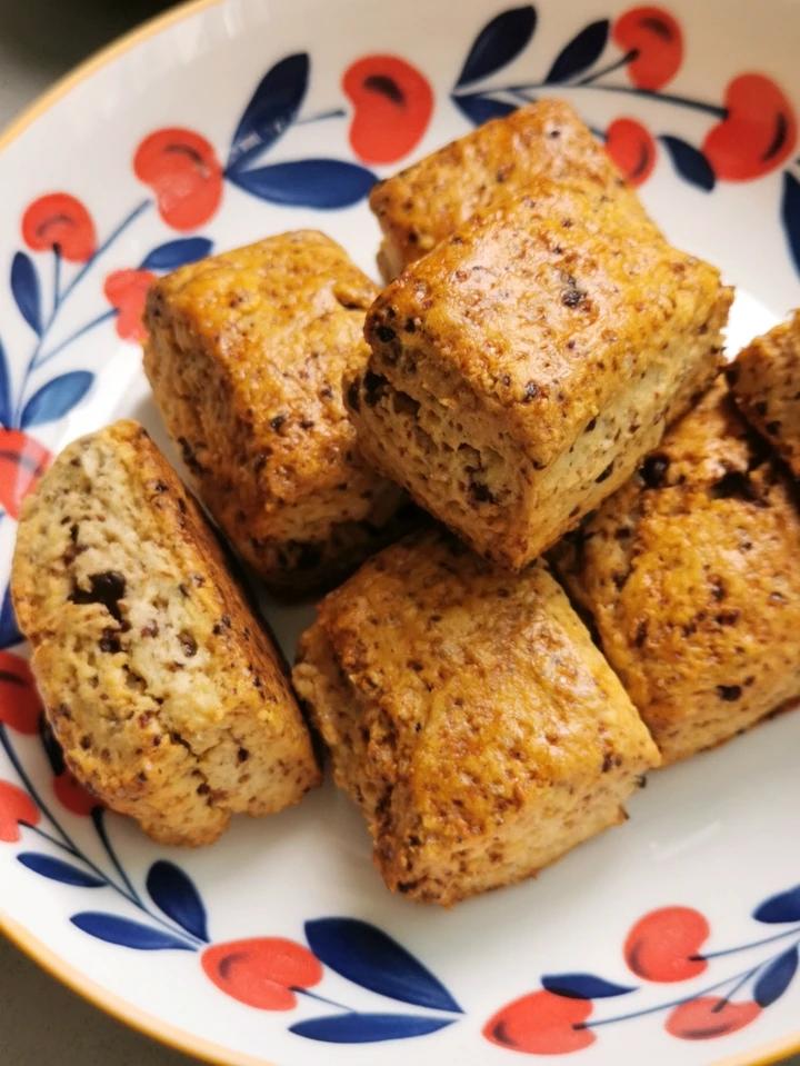 复刻英国女王私人御厨的经典司康：加映Cream Tea 经典吃法 & 如何做出松软內里、酥脆边缘的司康&司康佐醬製作