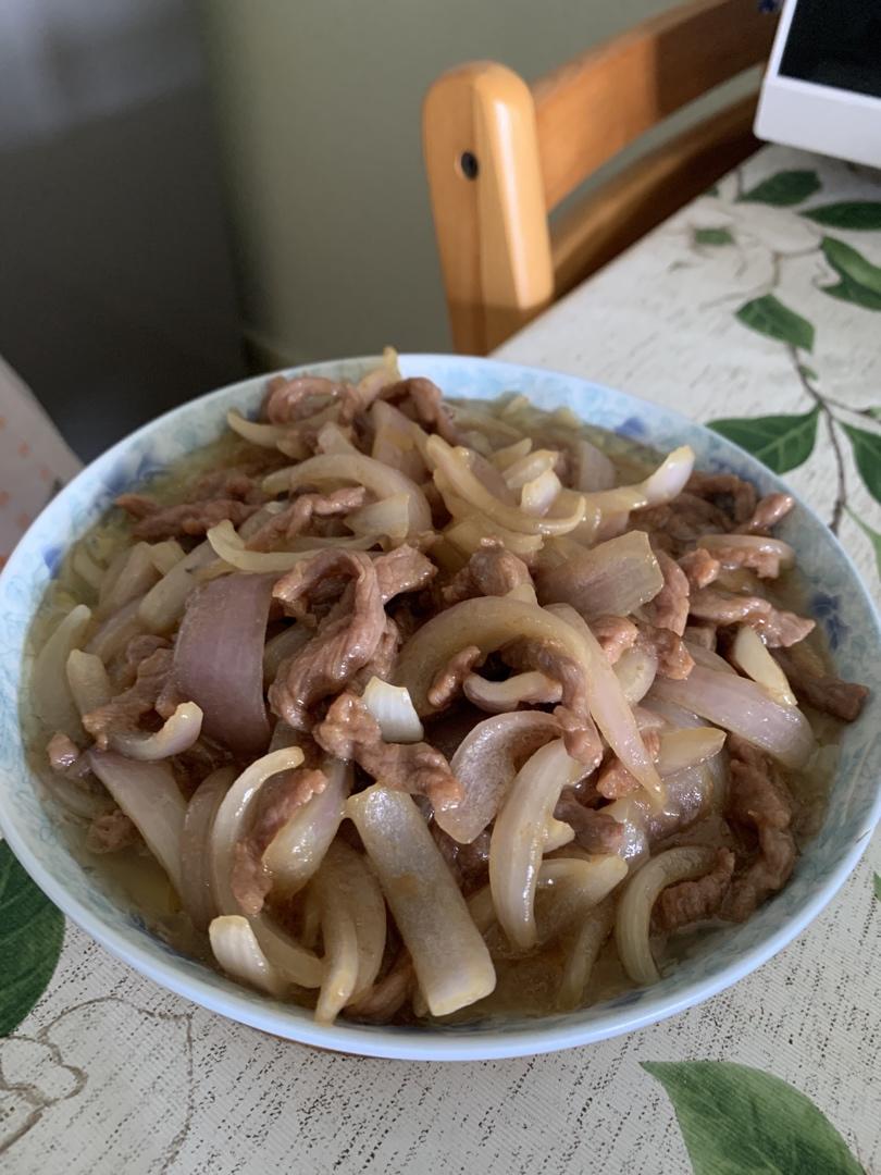 洋葱炒牛肉丝