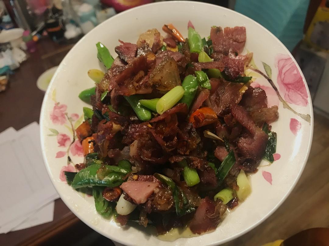 大葱炒腊肉