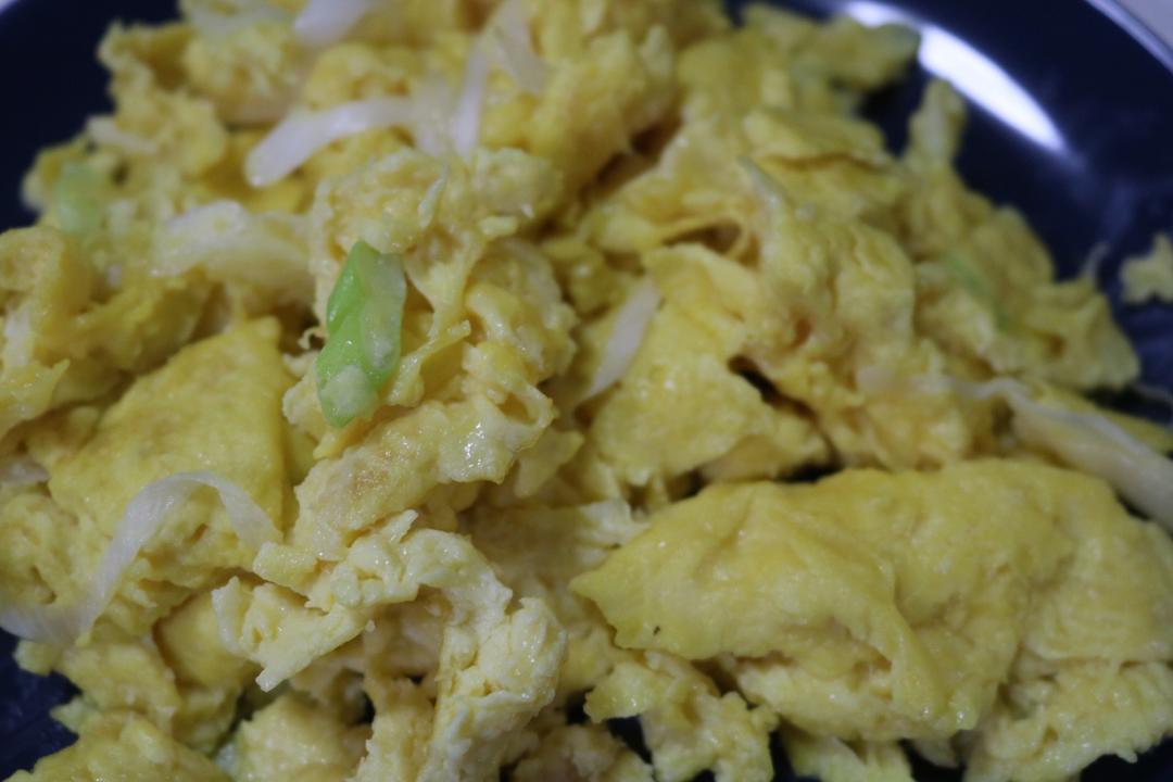 大葱炒鹅蛋的做法