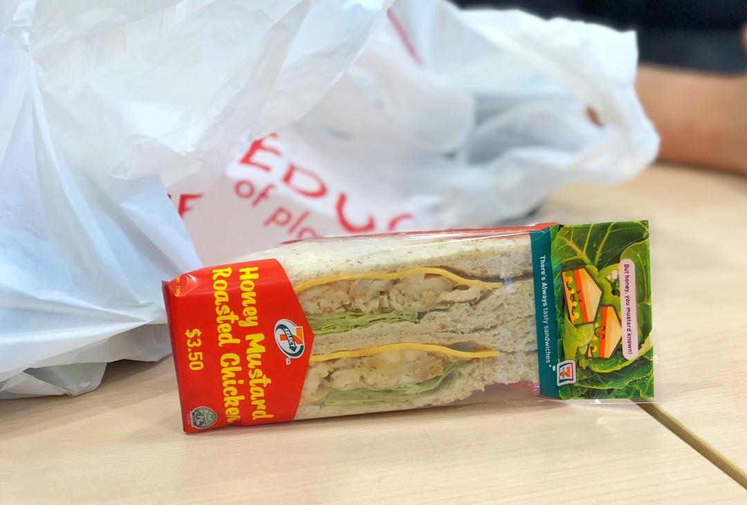凿壁偷光吃早餐