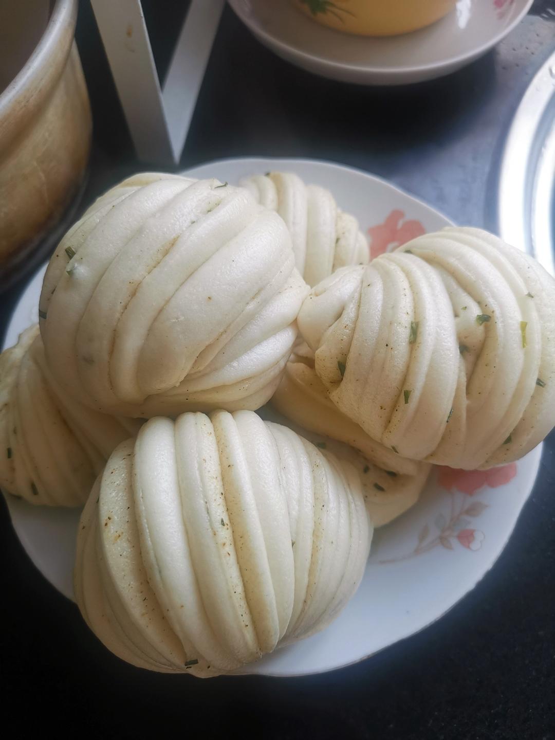 葱油花卷，一根筷子卷出漂亮的造型