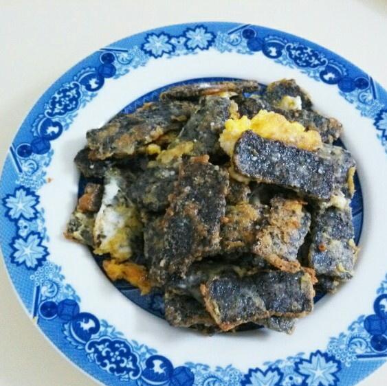 米血裹煎蛋的做法