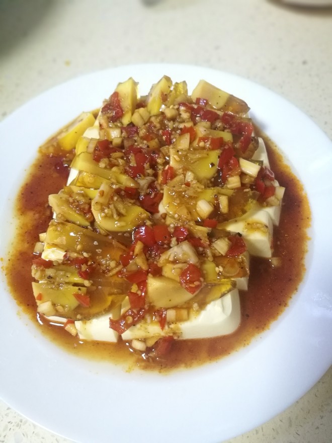正宗松花蛋拌豆腐的做法 最正宗的做法步骤图解 怎么做好吃 下厨房 正宗松花蛋拌豆腐的做法 最正宗的做法步骤图解 怎么做好吃 下厨房
