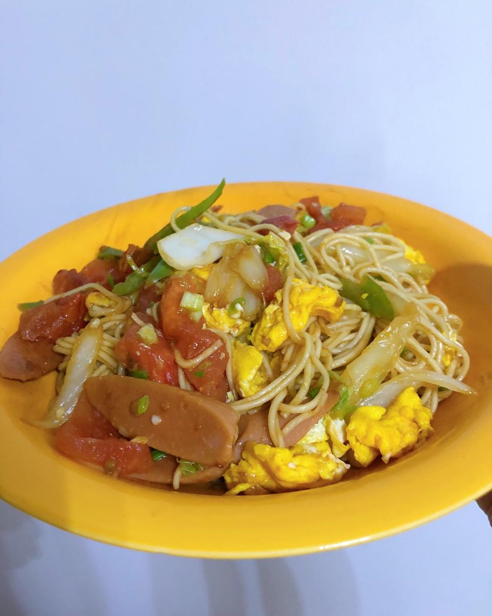 番茄鸡蛋火腿炒面