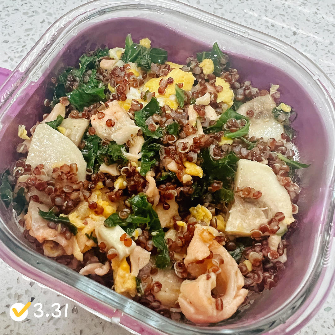 羽衣甘蓝三文鱼藜麦蛋炒饭，西式食材中式烹调，一碗搞定增肌减脂减肥餐。