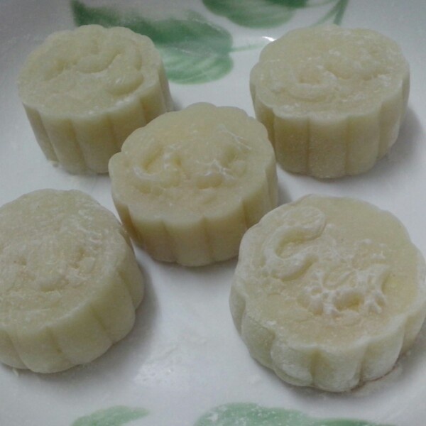 冰皮豆沙月饼