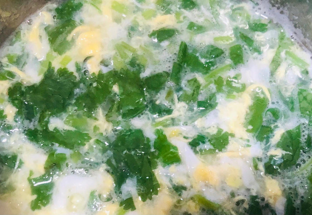 清新爽口的香菜鸡蛋汤