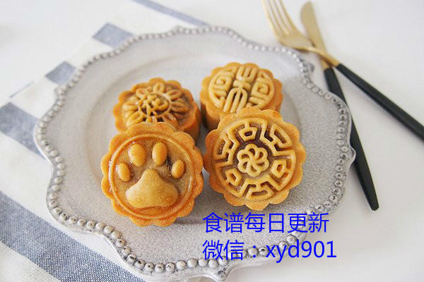 广式咸蛋黄豆沙月饼的做法