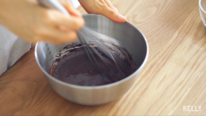 双重巧克力浓郁卷/香香香香···香喷喷的巧克力卷~/烘焙视频蛋糕篇10「中卷」的做法 步骤13