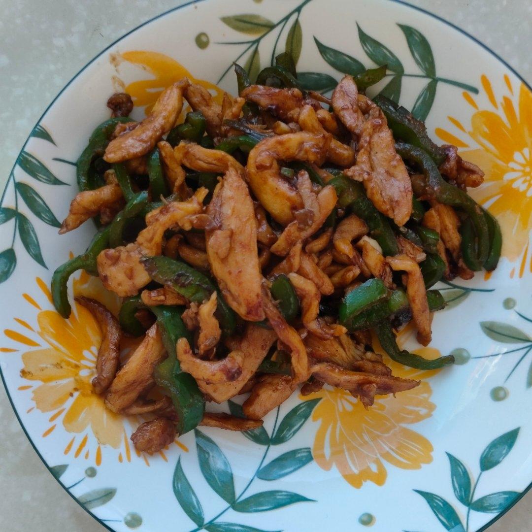 巨好吃的青椒炒鸡胸肉丝，超下饭
