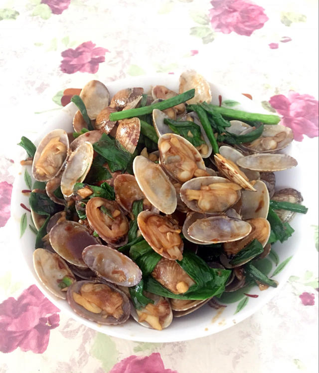 蒜香炒花甲