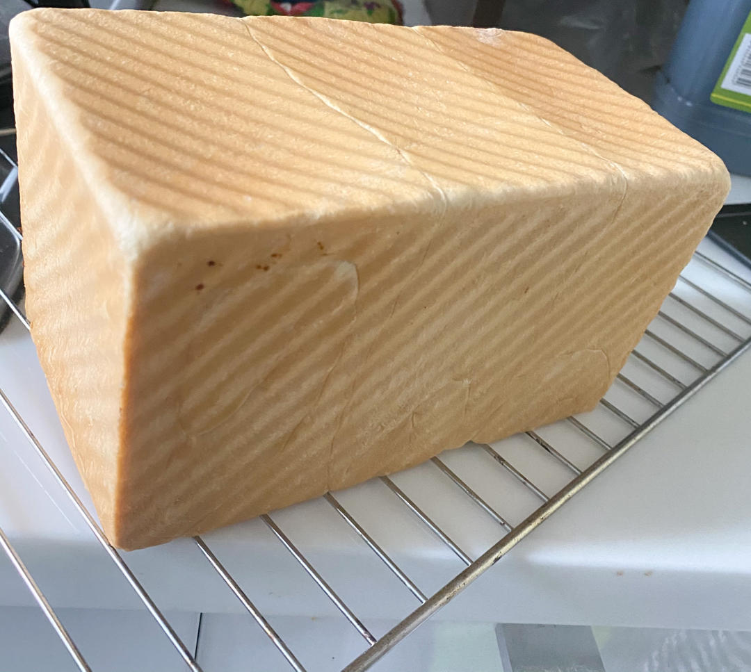 可以拉丝的超级软奶香吐司面包