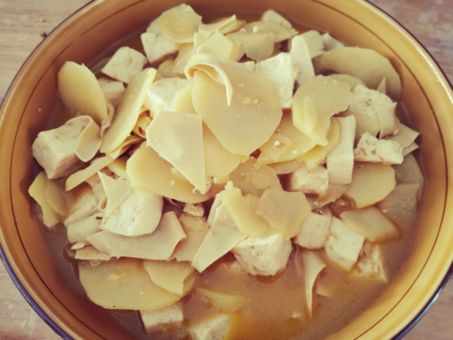东北土豆炖豆腐（大豆腐+干豆腐版）