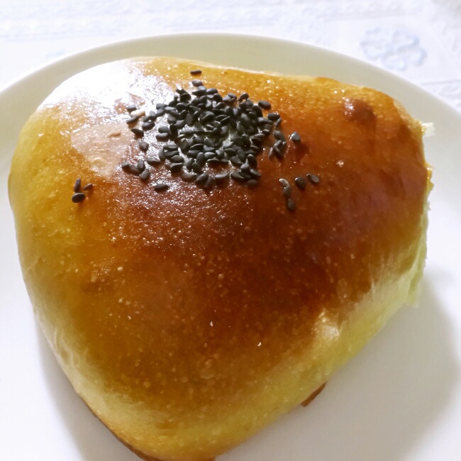 抹茶红豆三角面包
