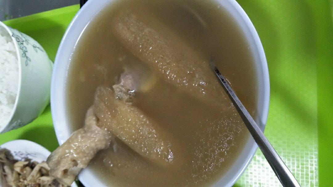 竹荪鸡汤