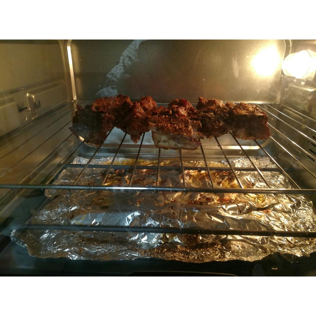 大冬天来份极具诱惑的烤羊排