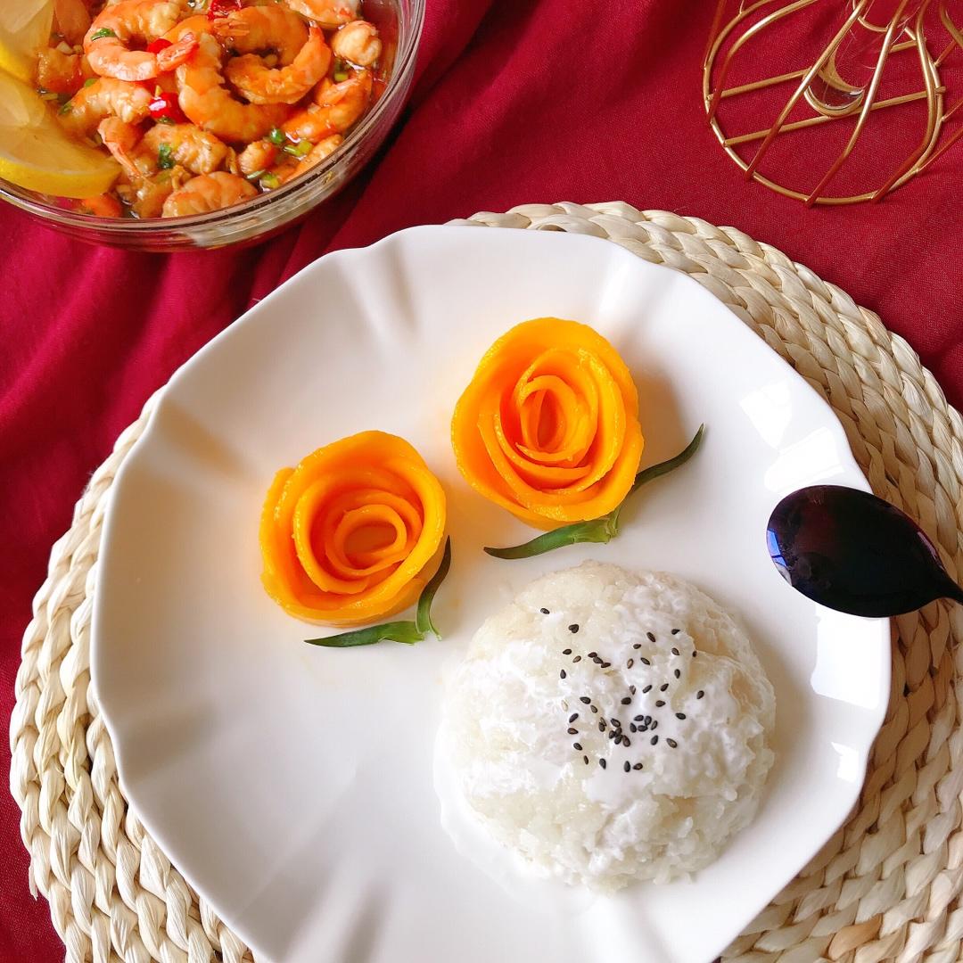 椰浆芒果糯米饭（附芒果玫瑰花做法）
