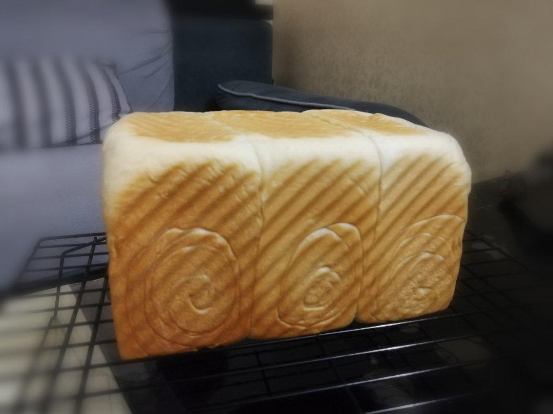 吐司，奶香手撕面包，超级香浓