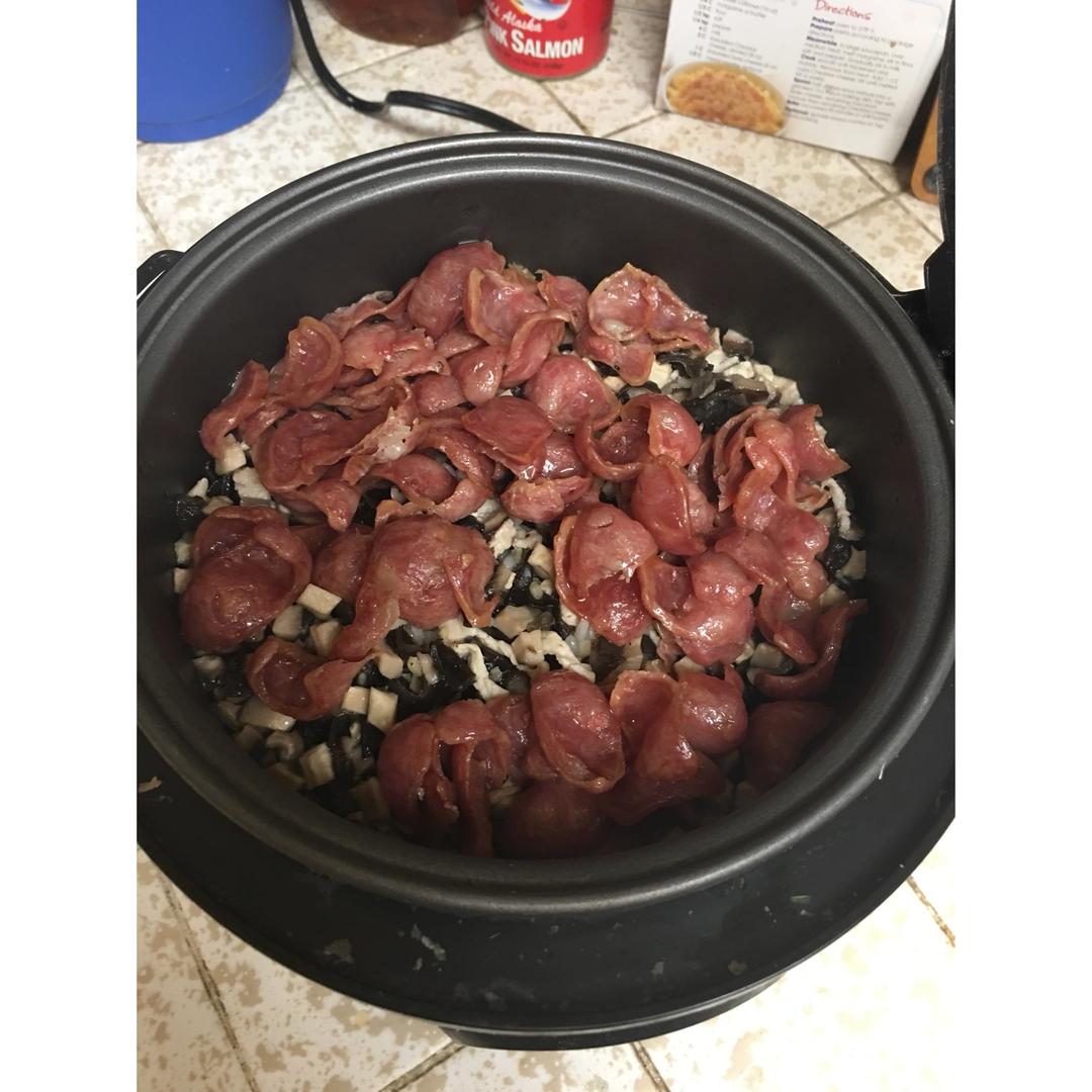 香菇腊肠煲仔饭（电饭煲）