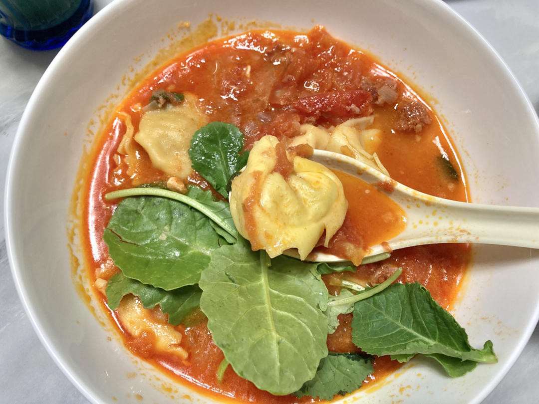 Tortellini Tomato Soup (意式水饺番茄汤)