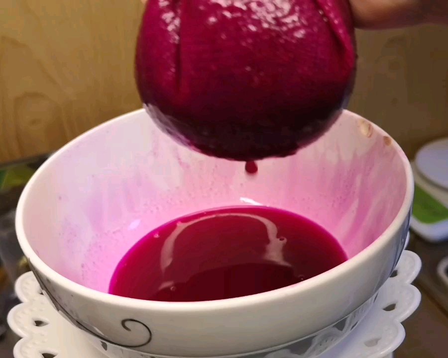 自制天然色素 粉色 生日蛋糕裱花的做法 步骤3