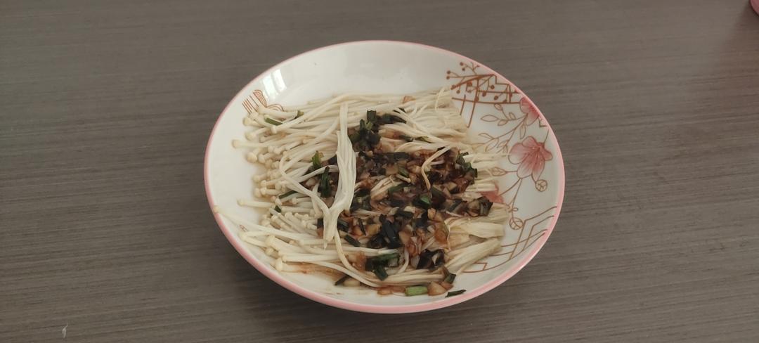 超级下饭的蒜蓉金针菇！好吃到爆